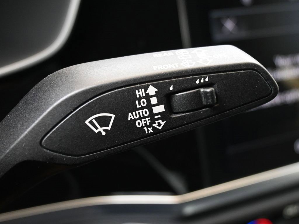 New 2025 Audi Q3 2.0T Premium image 30