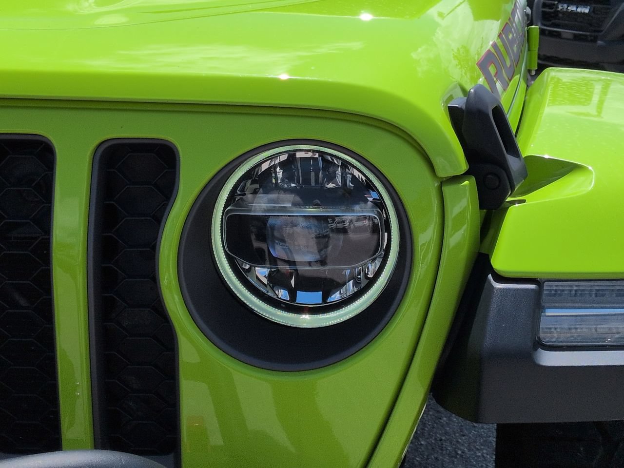 Used 2021 Jeep Gladiator Rubicon AWD/4WD image 10