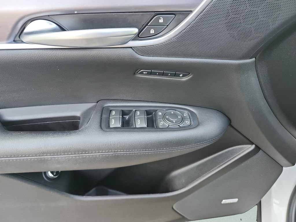 Used 2019 Cadillac XT5 Luxury w/ LPO, Black Ice Package AWD/4WD image 23