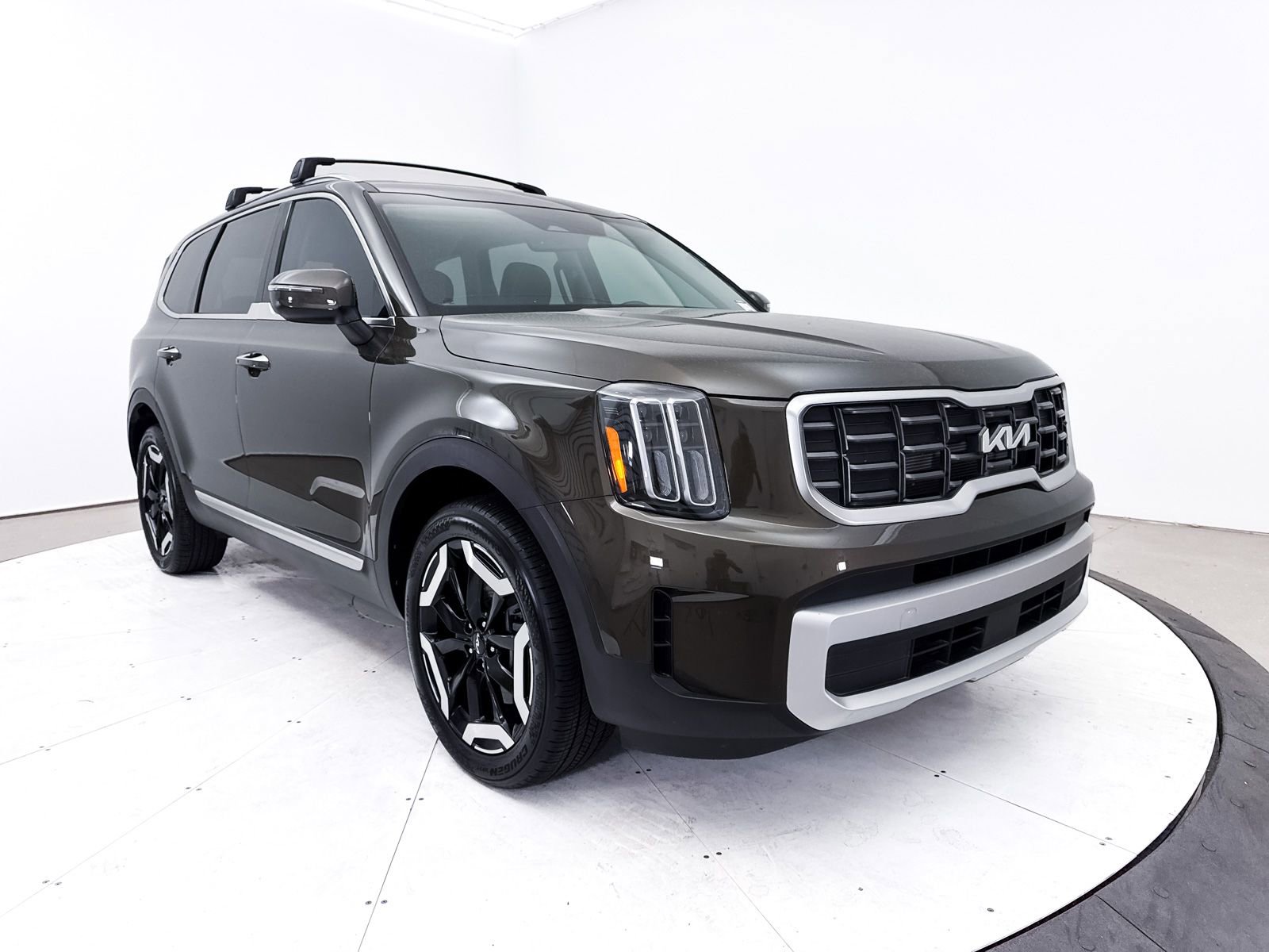 Certified 2025 Kia Telluride S image 14