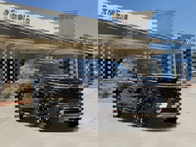 Used 2025 Chevrolet Traverse Z71 w/ Driver Confidence Package image 2