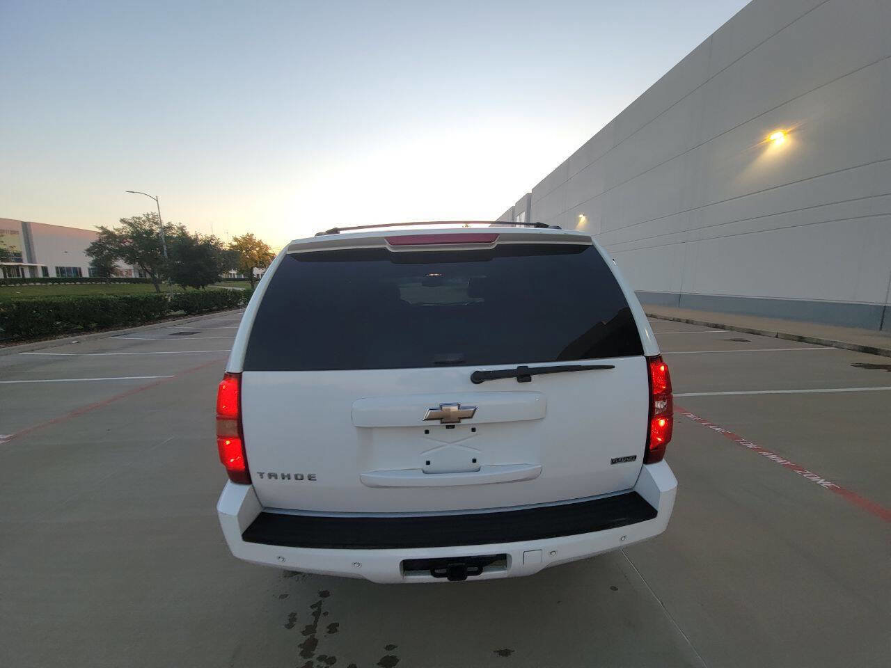 Used 2008 Chevrolet Tahoe LTZ w/ LTZ Preferred Equipment Group image 5