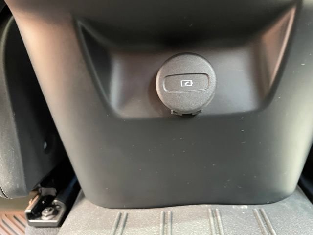 Used 2024 Volvo XC60 B5 Plus AWD/4WD image 47