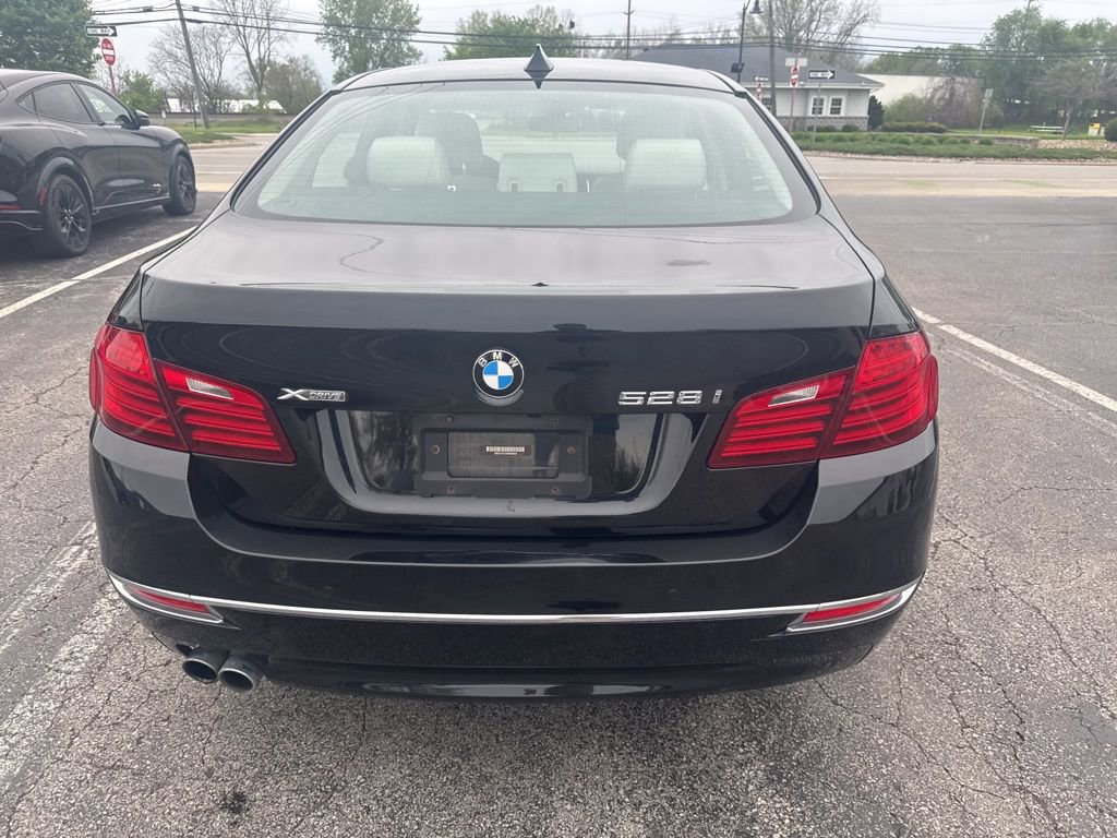 Used 2015 BMW 528i xDrive Sedan AWD/4WD image 4