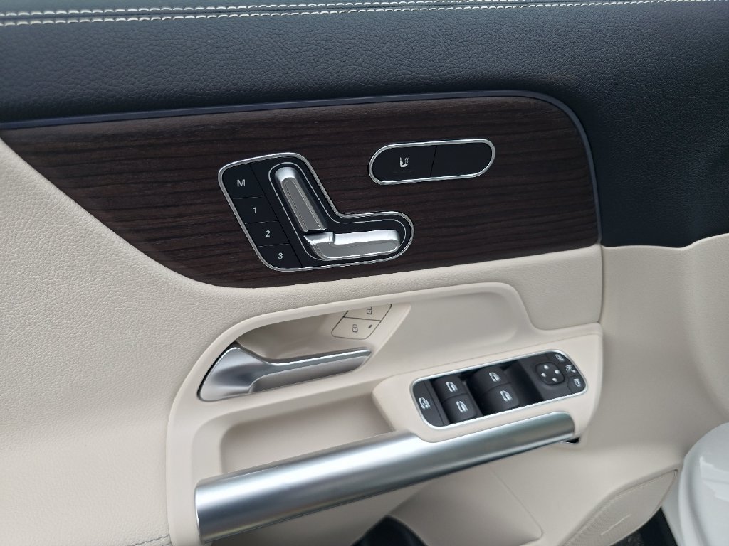 New 2026 Mercedes-Benz GLA 250 4MATIC image 32