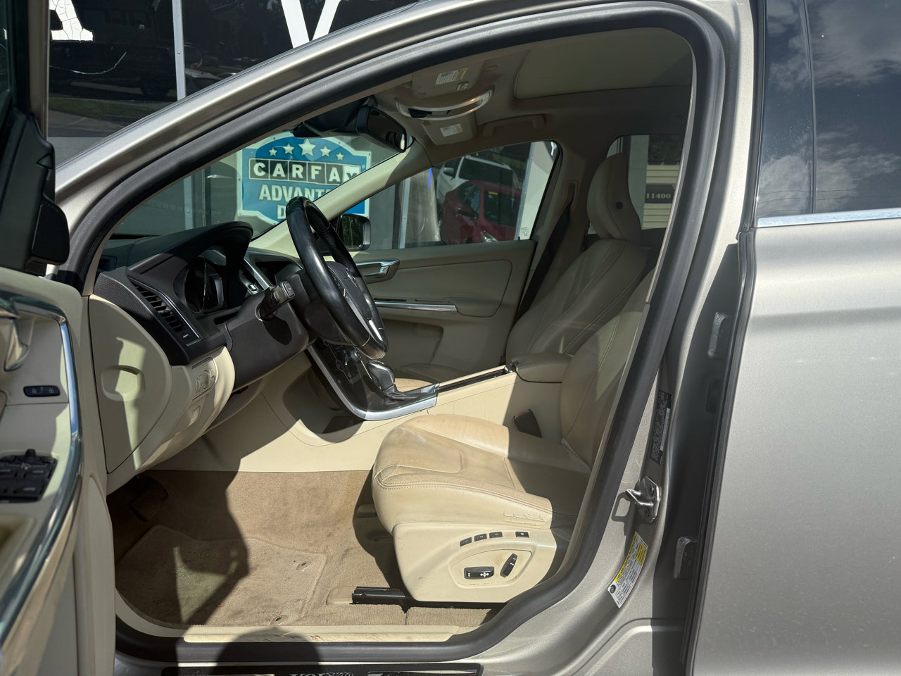 Used 2015 Volvo XC60 T5 Platinum image 7