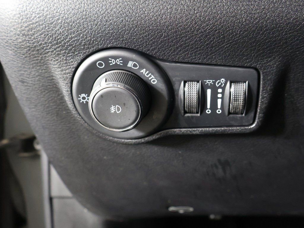 Used 2022 Jeep Compass Limited image 37