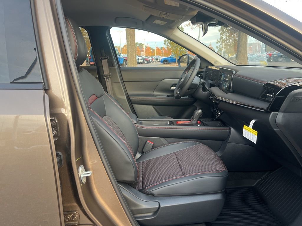 New 2025 Nissan Kicks SR image 16