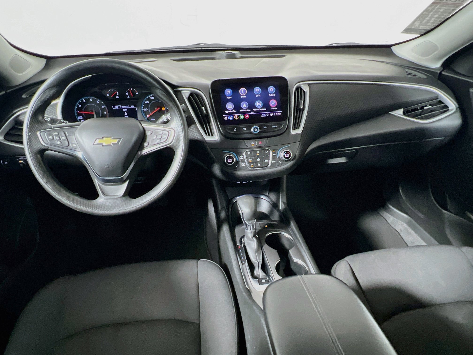 Used 2025 Chevrolet Malibu LT FWD image 30