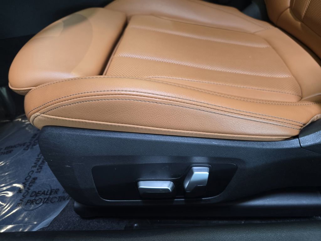 Used 2023 BMW 230i Coupe w/ M Sport Package image 28