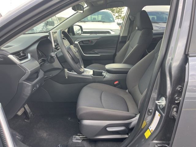 Used 2025 Toyota RAV4 LE AWD/4WD image 9