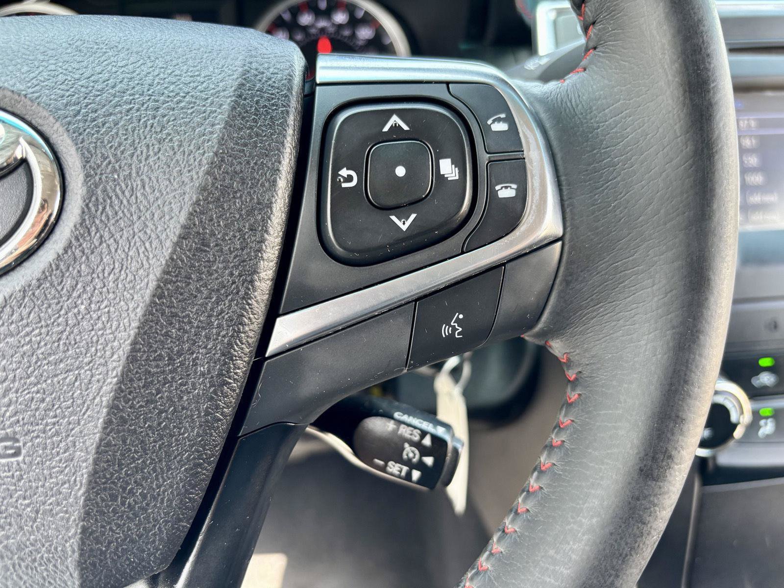 Used 2017 Toyota Camry SE FWD image 24