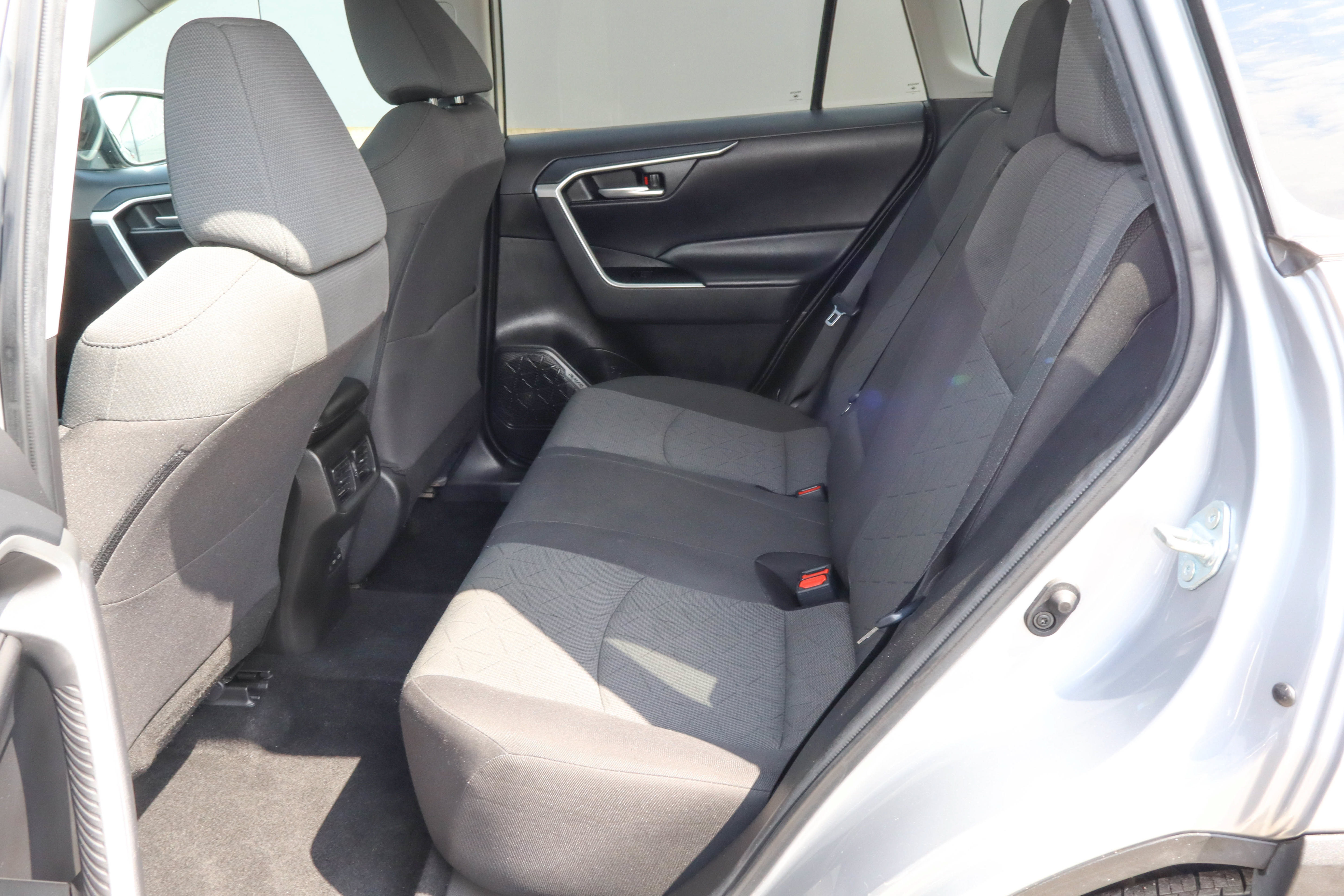Used 2024 Toyota RAV4 XLE FWD image 8