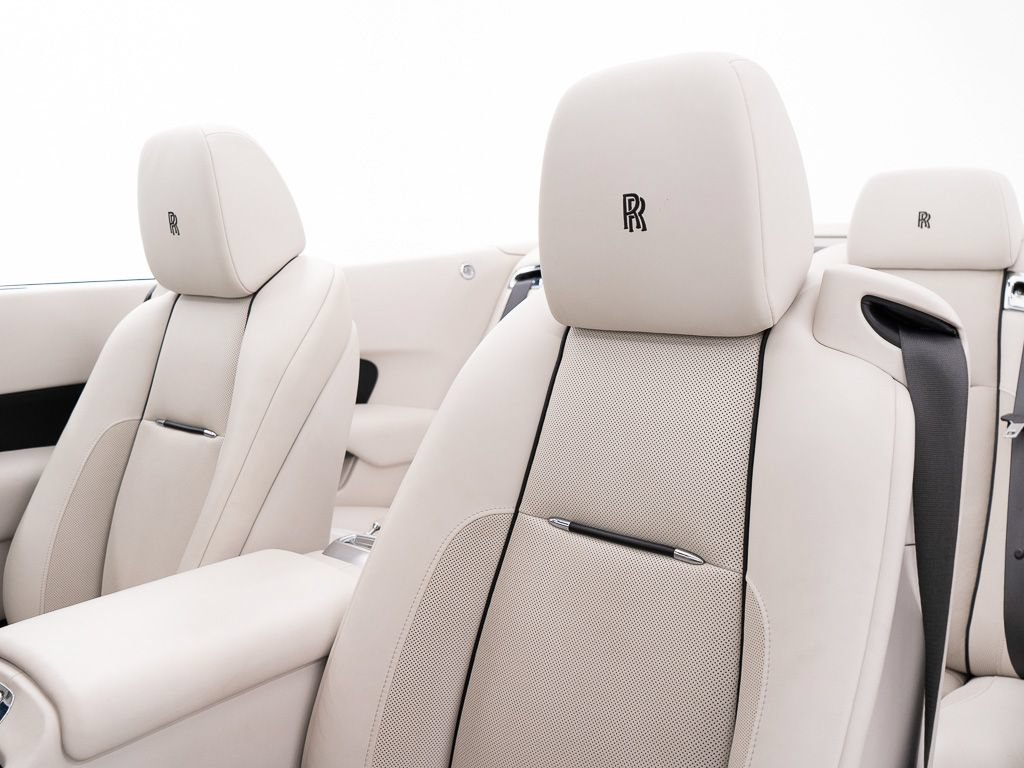 Certified 2018 Rolls-Royce Dawn RWD image 23
