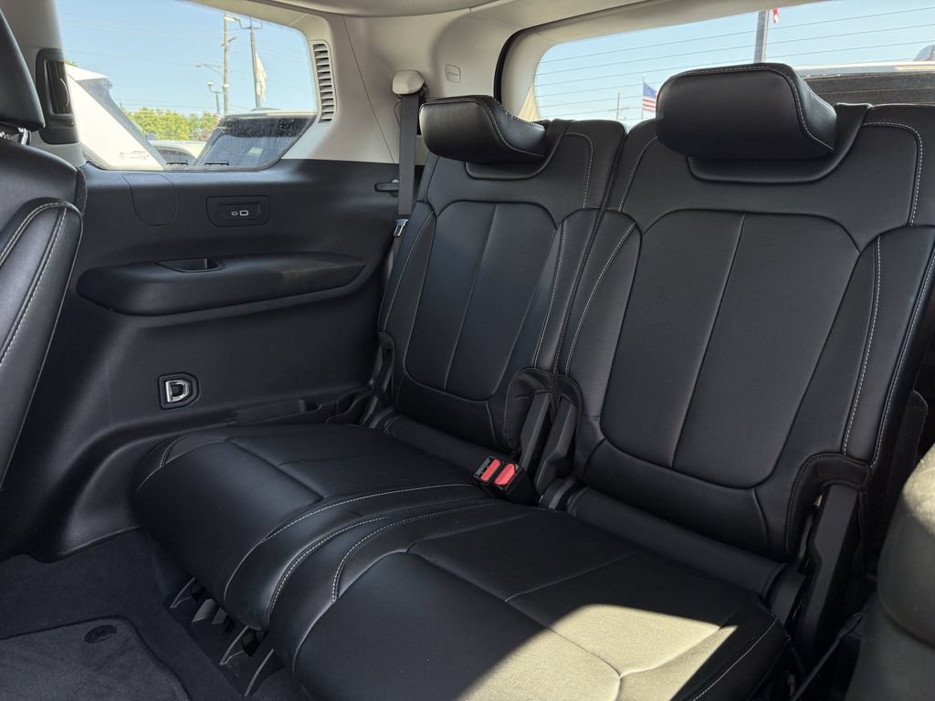 Used 2023 Jeep Grand Cherokee L Limited AWD/4WD image 29