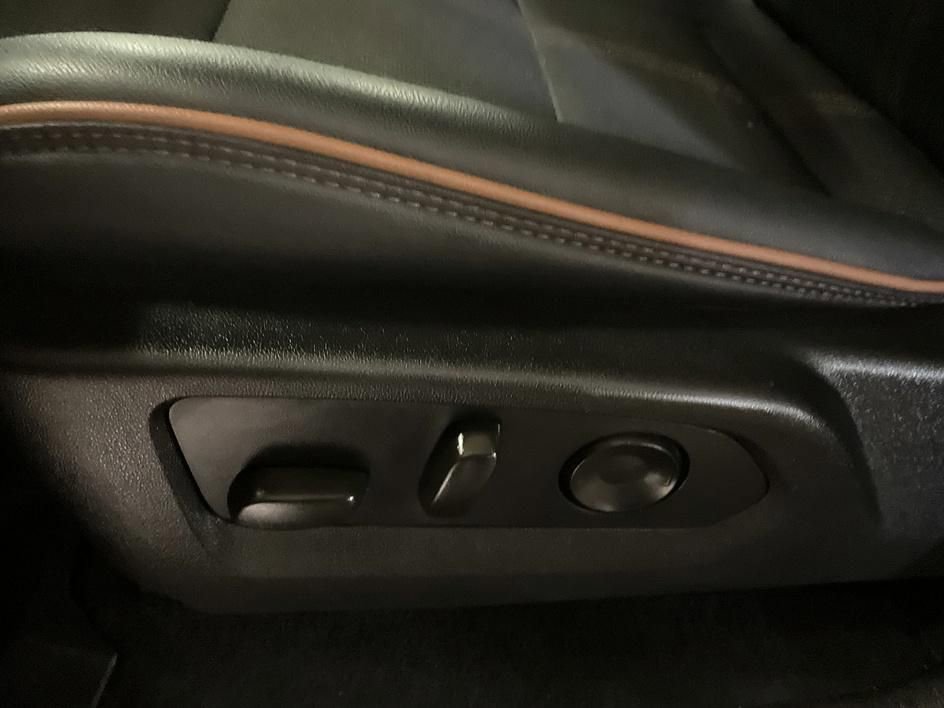 Used 2024 GMC Canyon AT4 w/ Canyon Safety Plus Package image 15