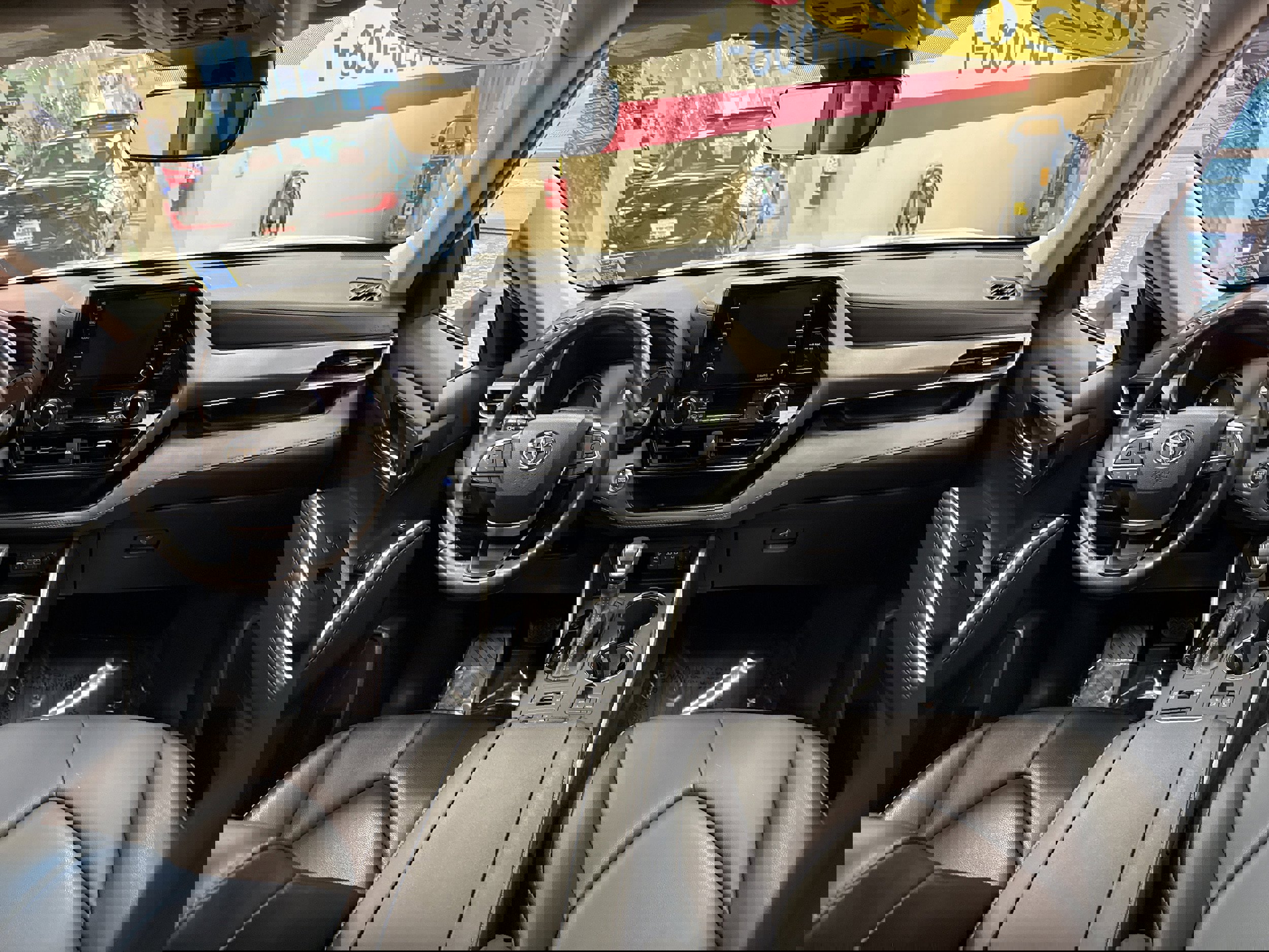 Used 2022 Toyota Highlander XLE image 20