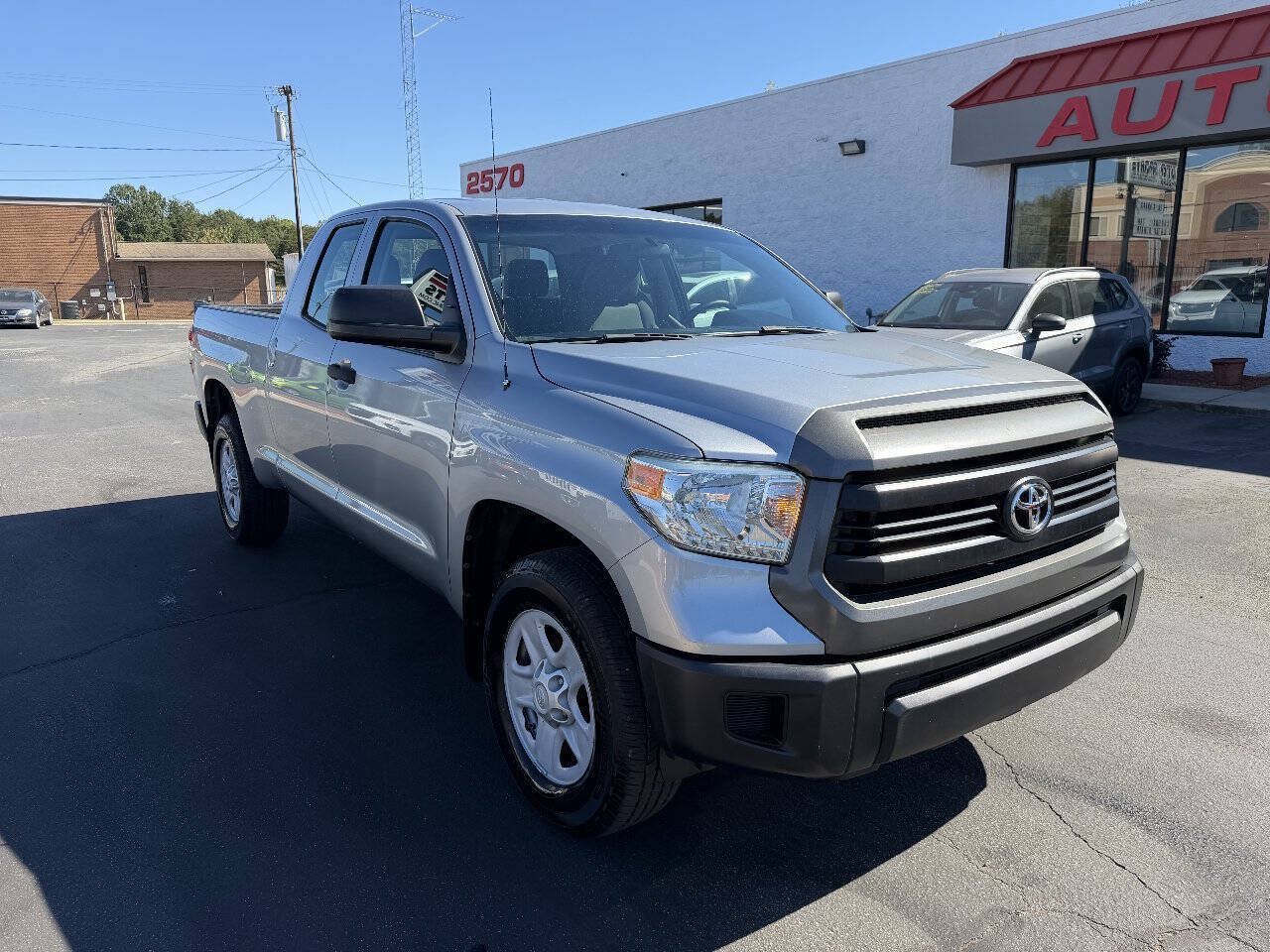 Used 2014 Toyota Tundra SR RWD image 3