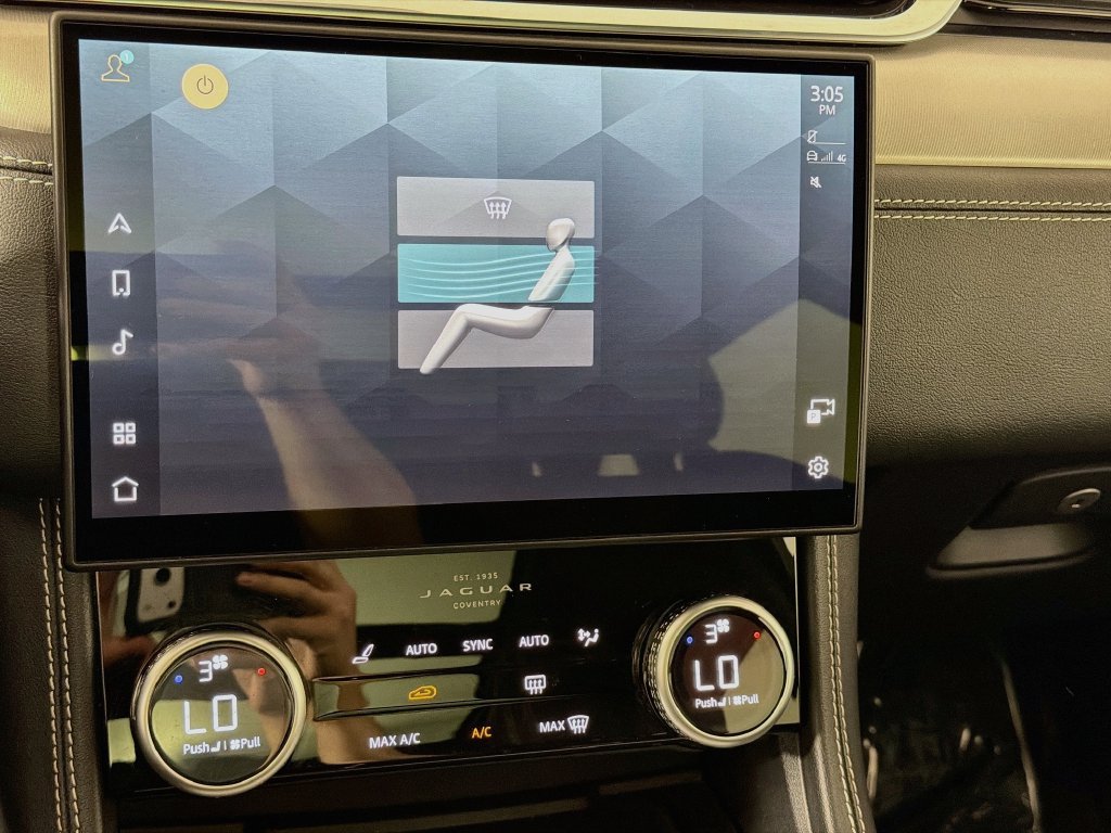 Certified 2026 Jaguar F-PACE R-Dynamic S AWD/4WD image 16