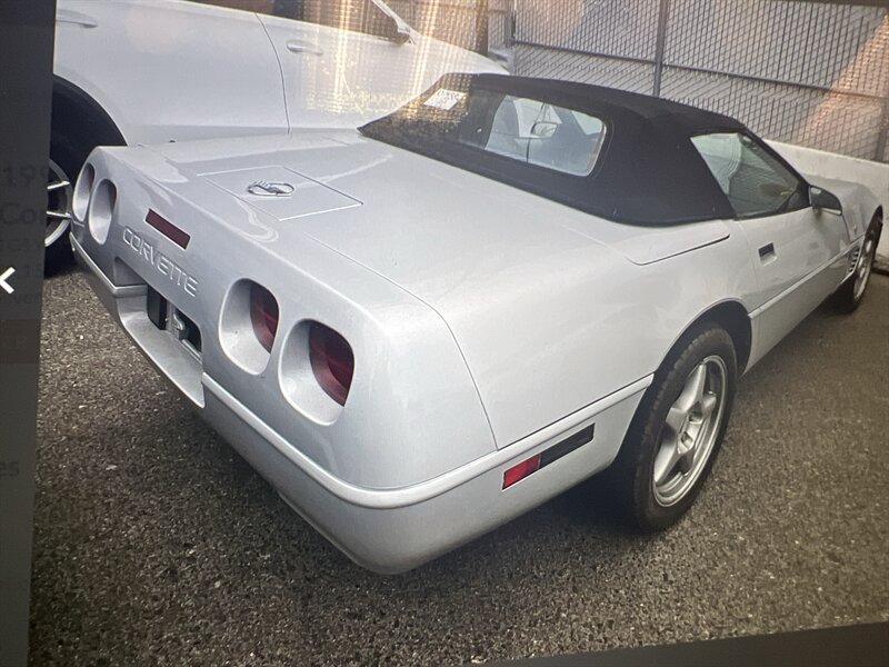 Used 1996 Chevrolet Corvette Convertible RWD image 2