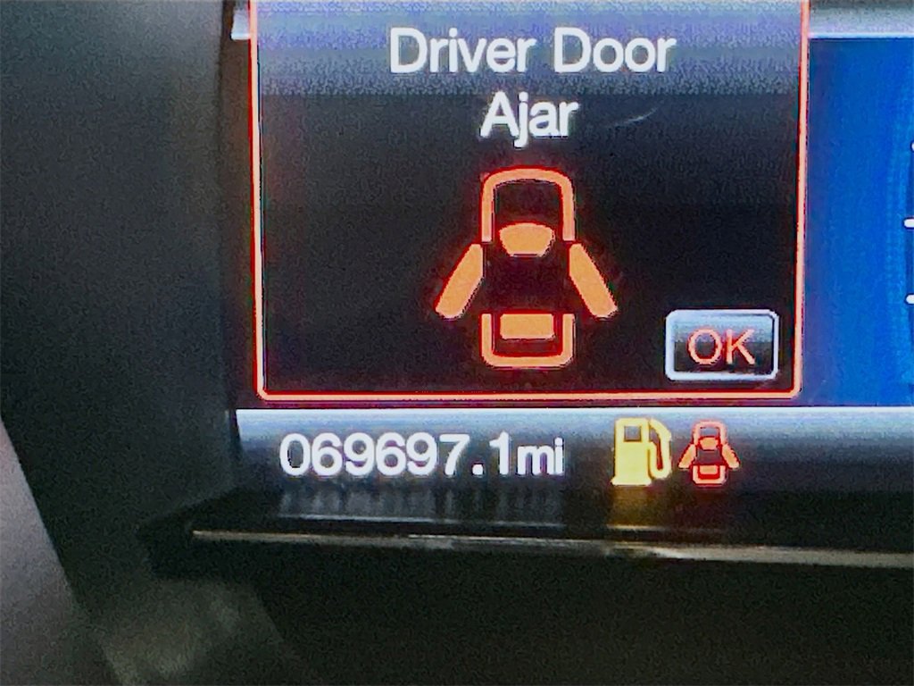 Used 2017 Ford Explorer XLT w/ Equipment Group 202A image 13