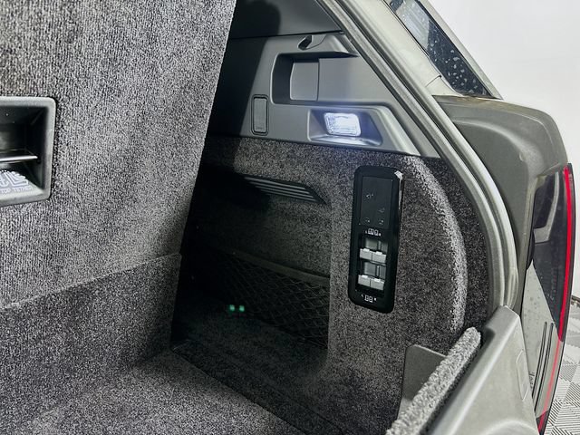 New 2025 Land Rover Range Rover Long Wheelbase SE AWD/4WD image 24