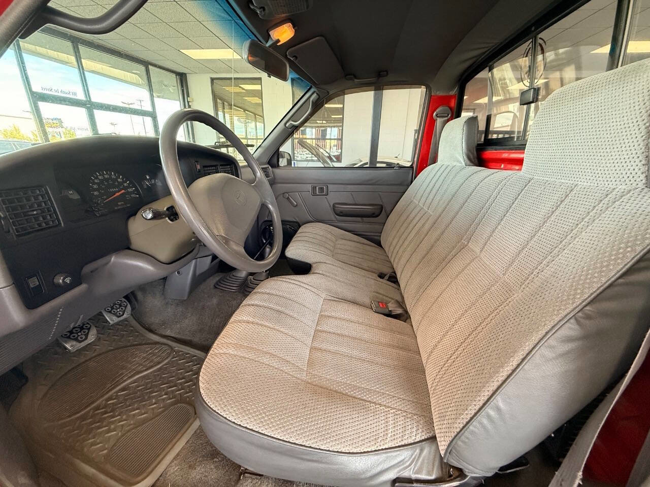 Used 1992 Toyota Pickup Deluxe AWD/4WD image 11