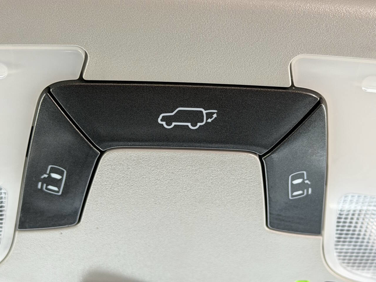 Used 2020 Toyota Sienna SE FWD image 27