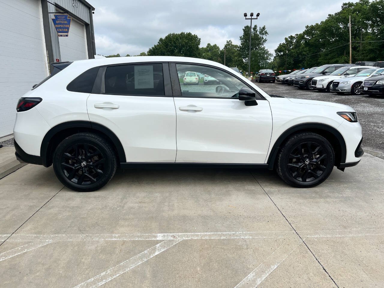 Used 2023 Honda HR-V Sport image 9