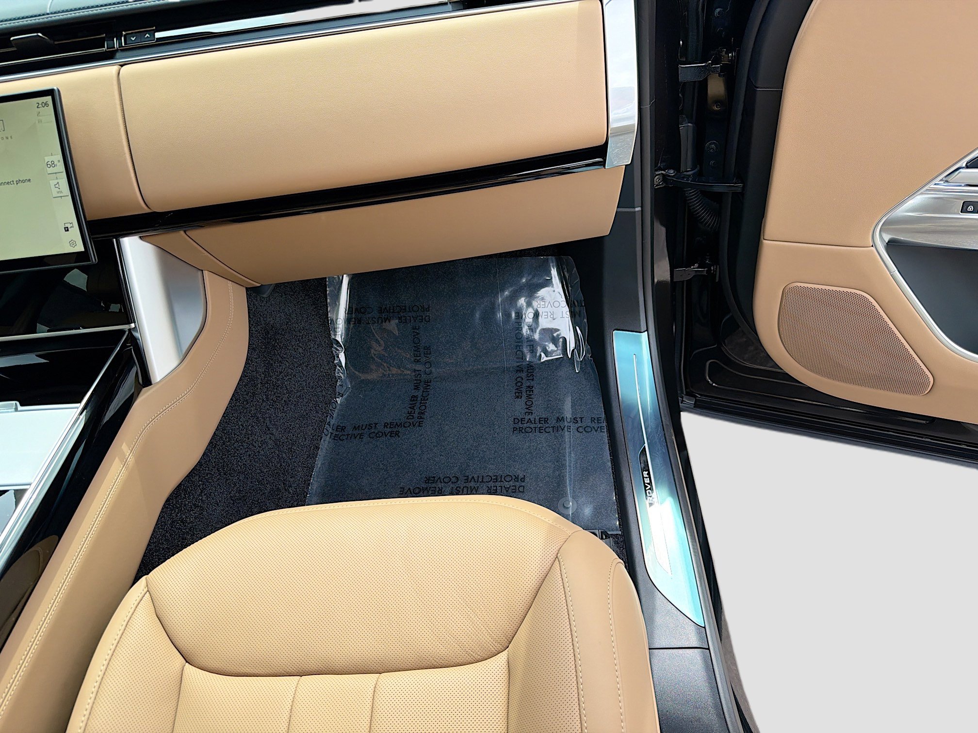 New 2026 Land Rover Range Rover SE image 18