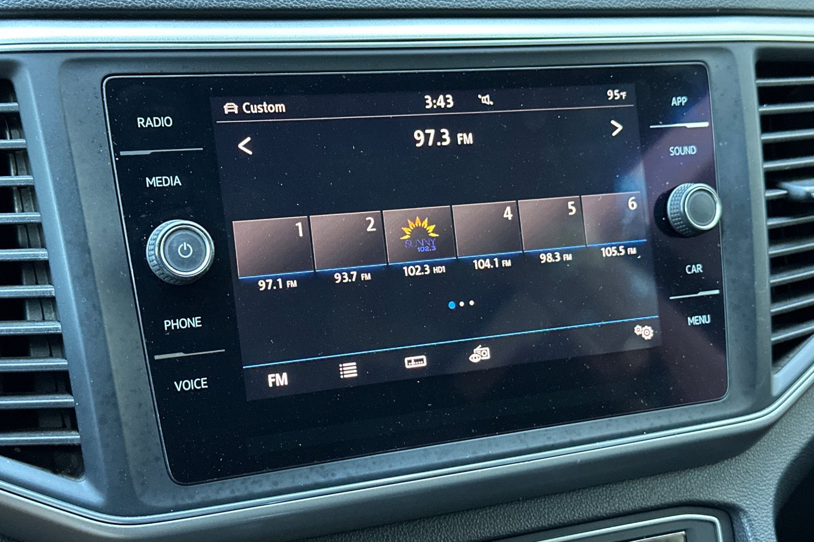 Used 2018 Volkswagen Atlas SE AWD/4WD image 19