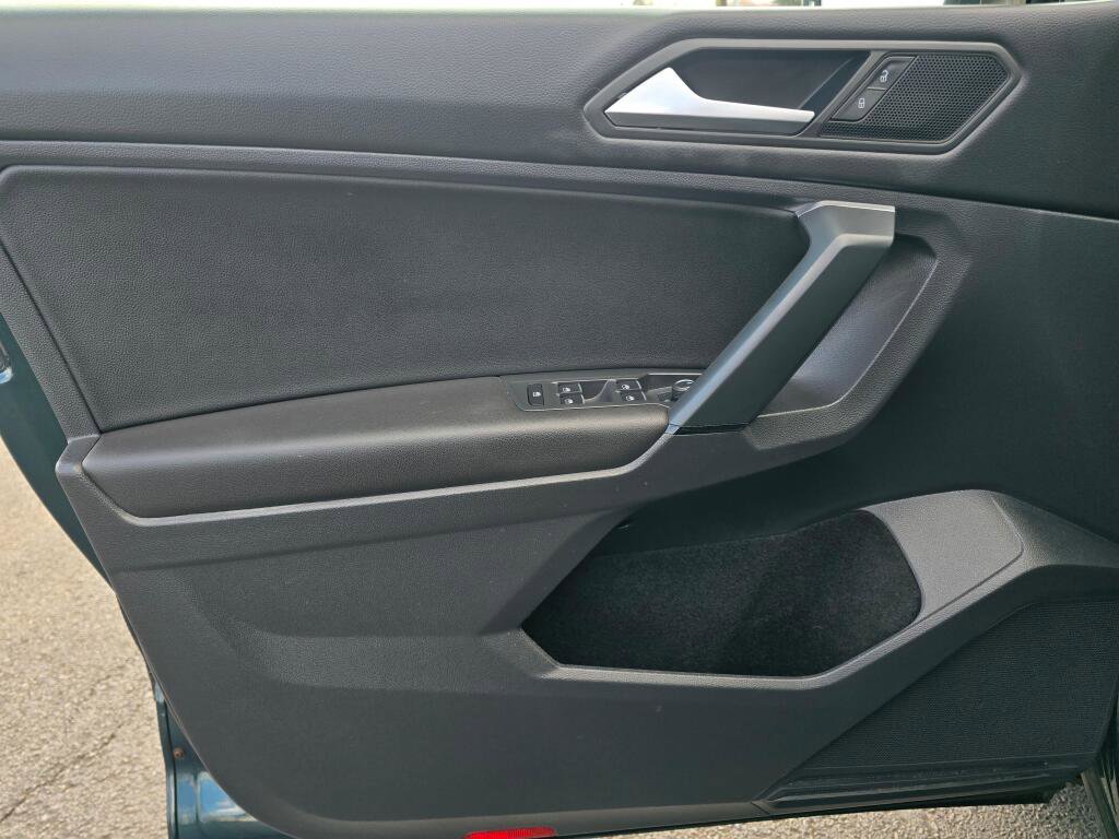 Used 2019 Volkswagen Tiguan SE w/ 3rd Row Seat Package image 37