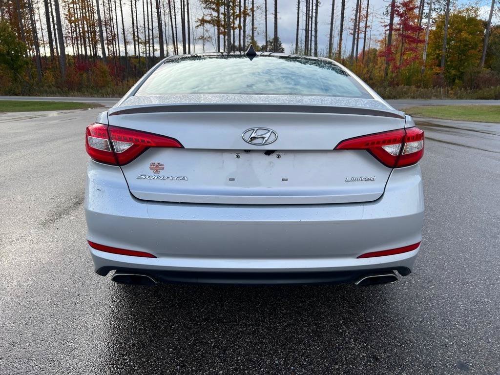 Used 2016 Hyundai Sonata Limited w/ Option Group 04 FWD image 5
