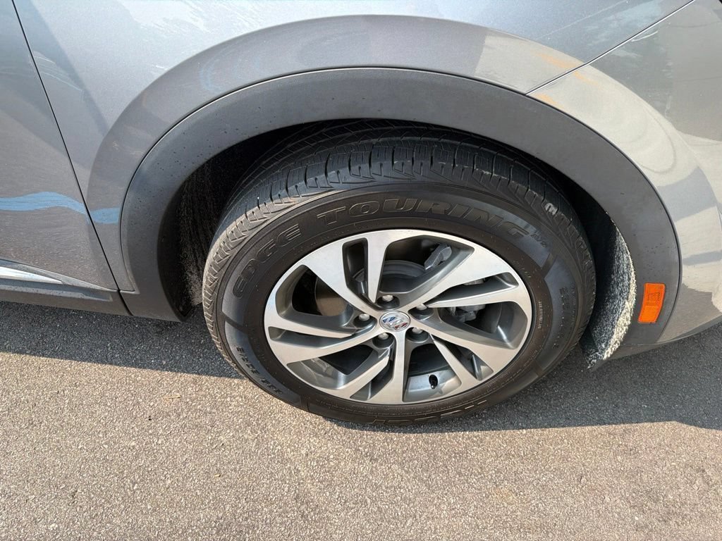 Used 2022 Buick Envision Essence w/ Technology Package I FWD image 12