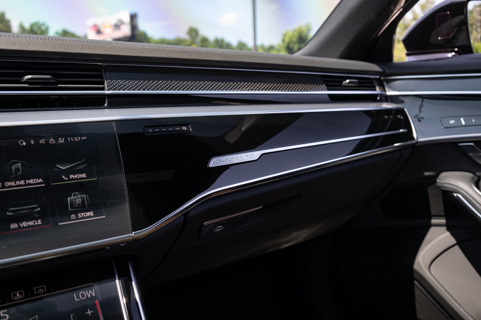 Used 2024 Audi S8 AWD/4WD image 66