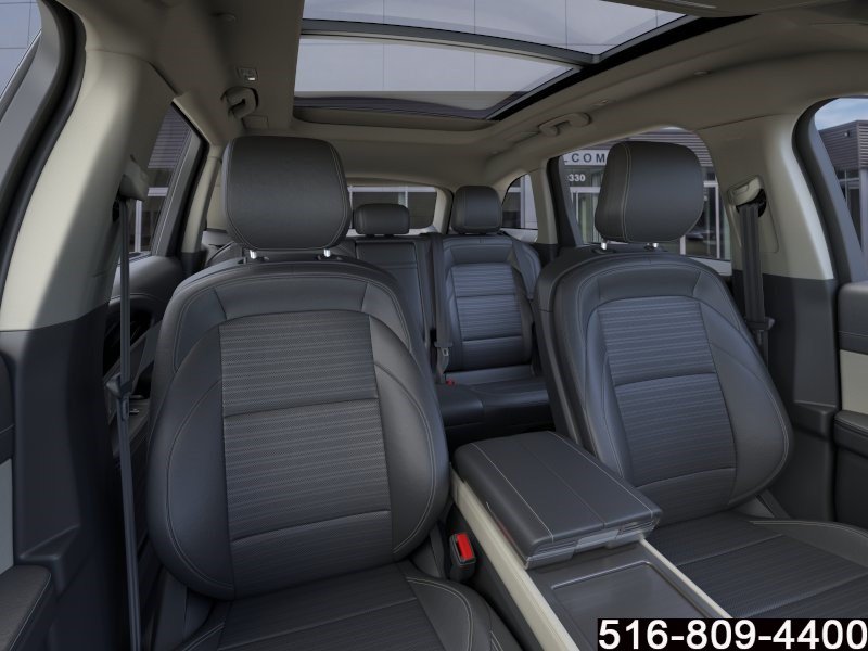 Used 2025 Lincoln Nautilus Reserve AWD/4WD image 11