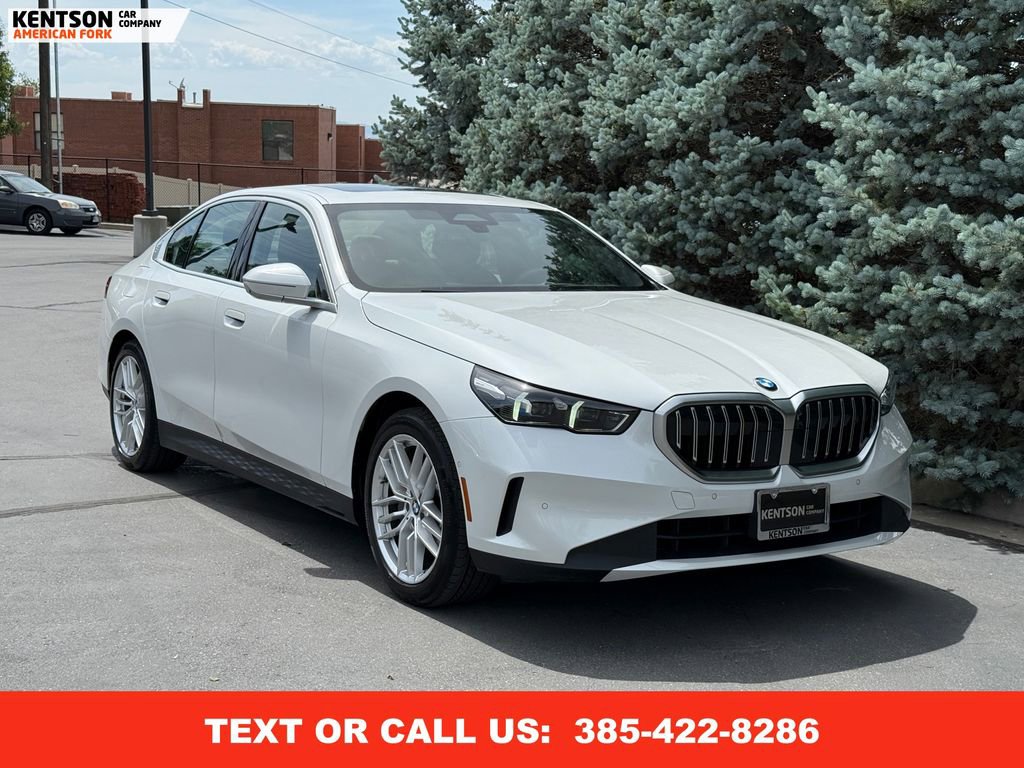 Used 2025 BMW 530i xDrive image 13