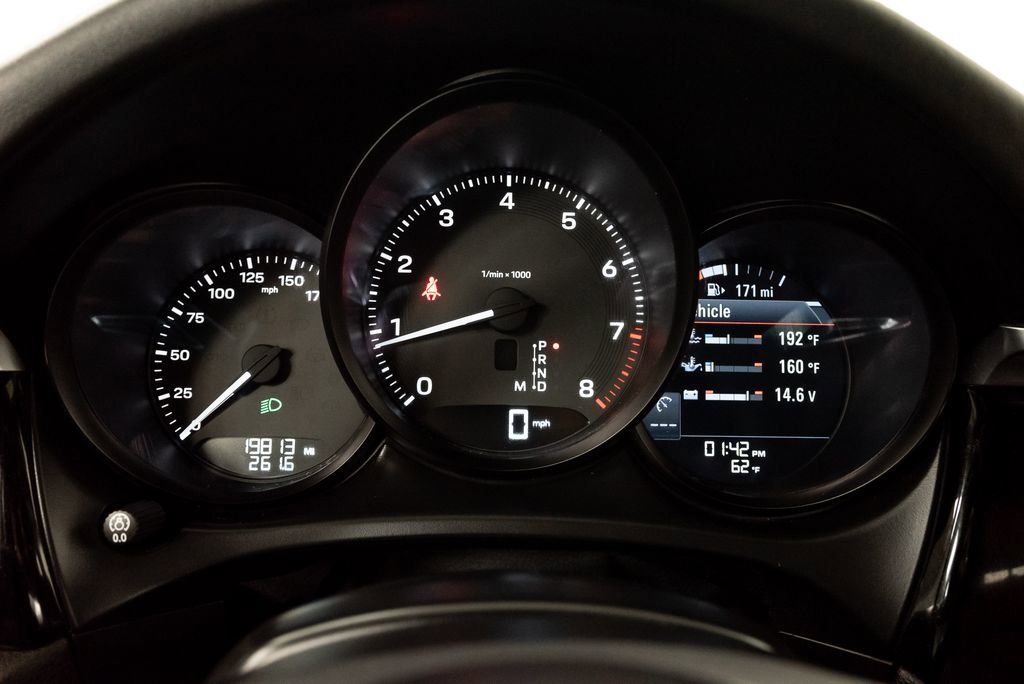 Used 2022 Porsche Macan image 17