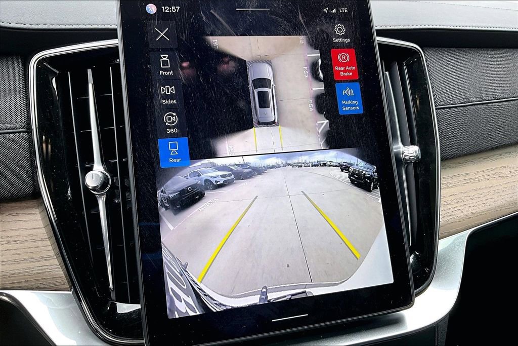 Certified 2025 Volvo XC90 T8 Plus w/ Protection Package Premier image 31