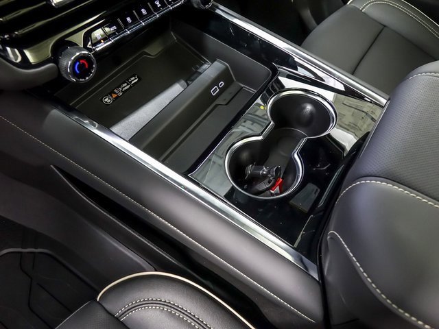 New 2026 Chevrolet Suburban Premier image 23