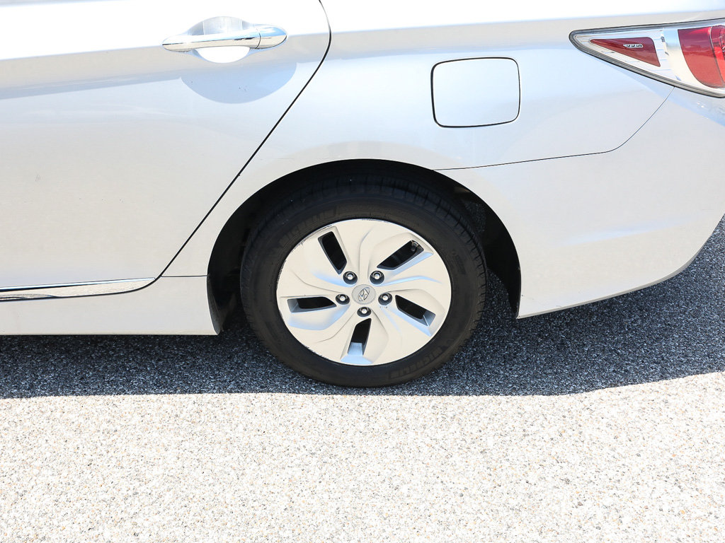 Used 2015 Hyundai Sonata Hybrid FWD image 4
