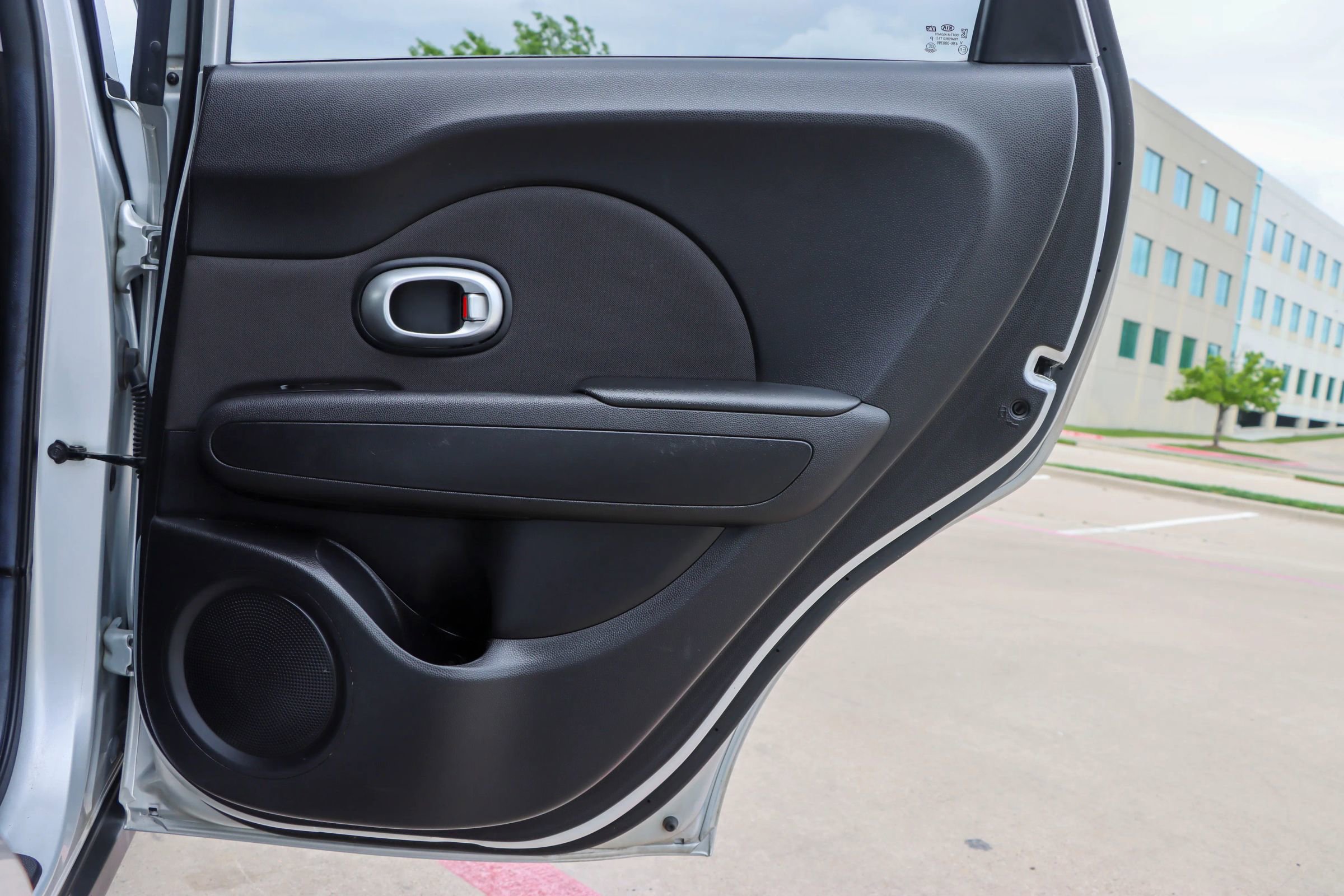 Used 2015 Kia Soul + image 10