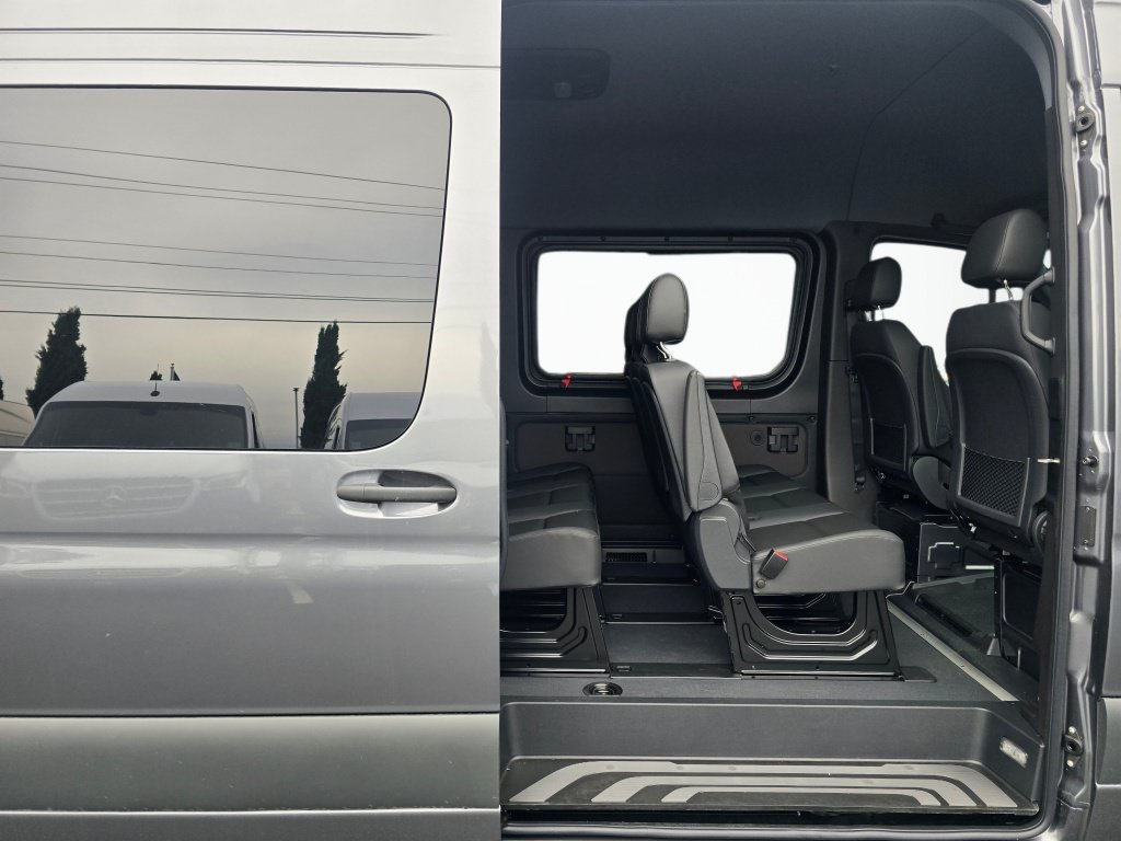 New 2025 Mercedes-Benz Sprinter 2500 image 18