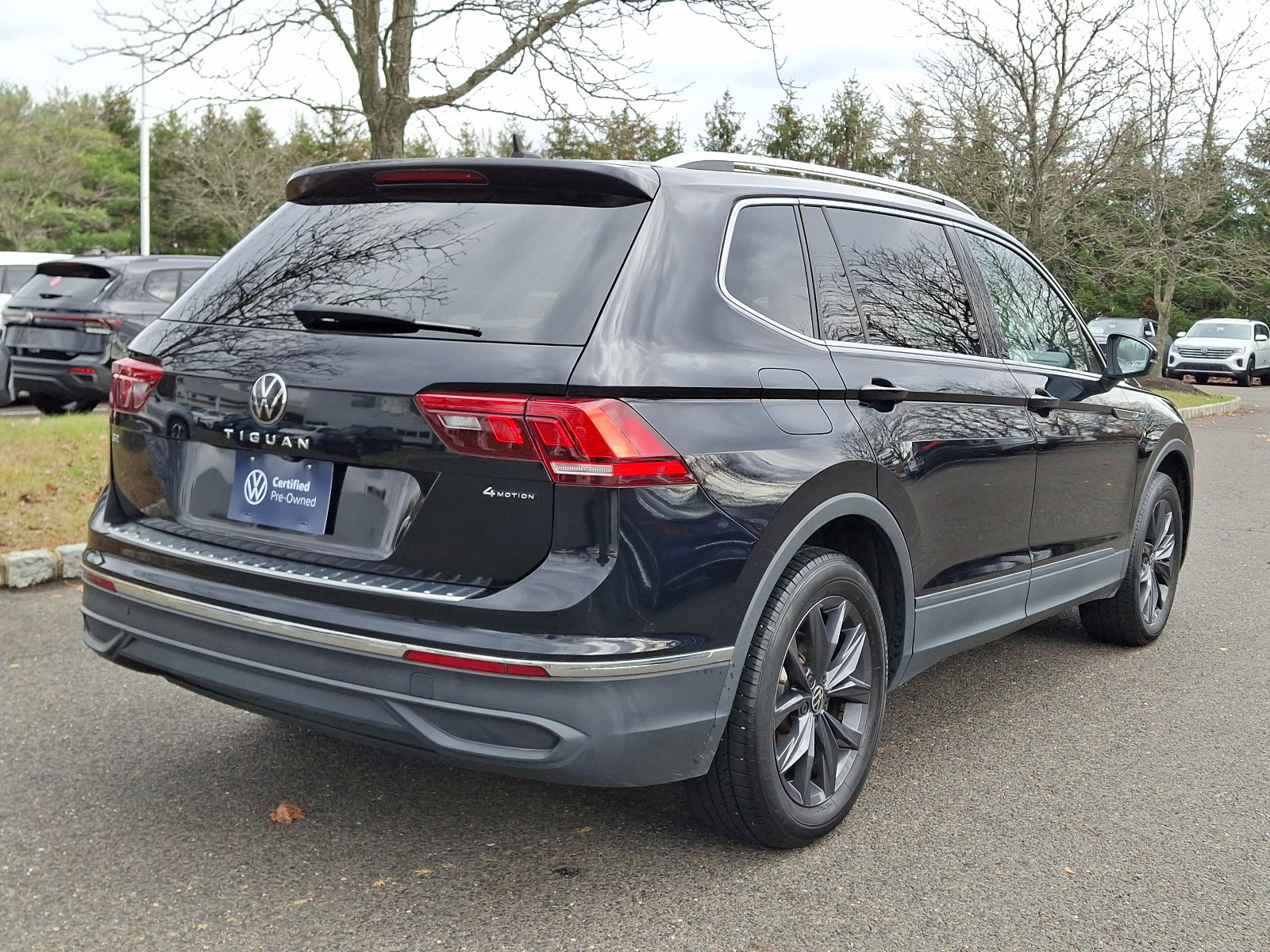 Certified 2022 Volkswagen Tiguan SE image 6