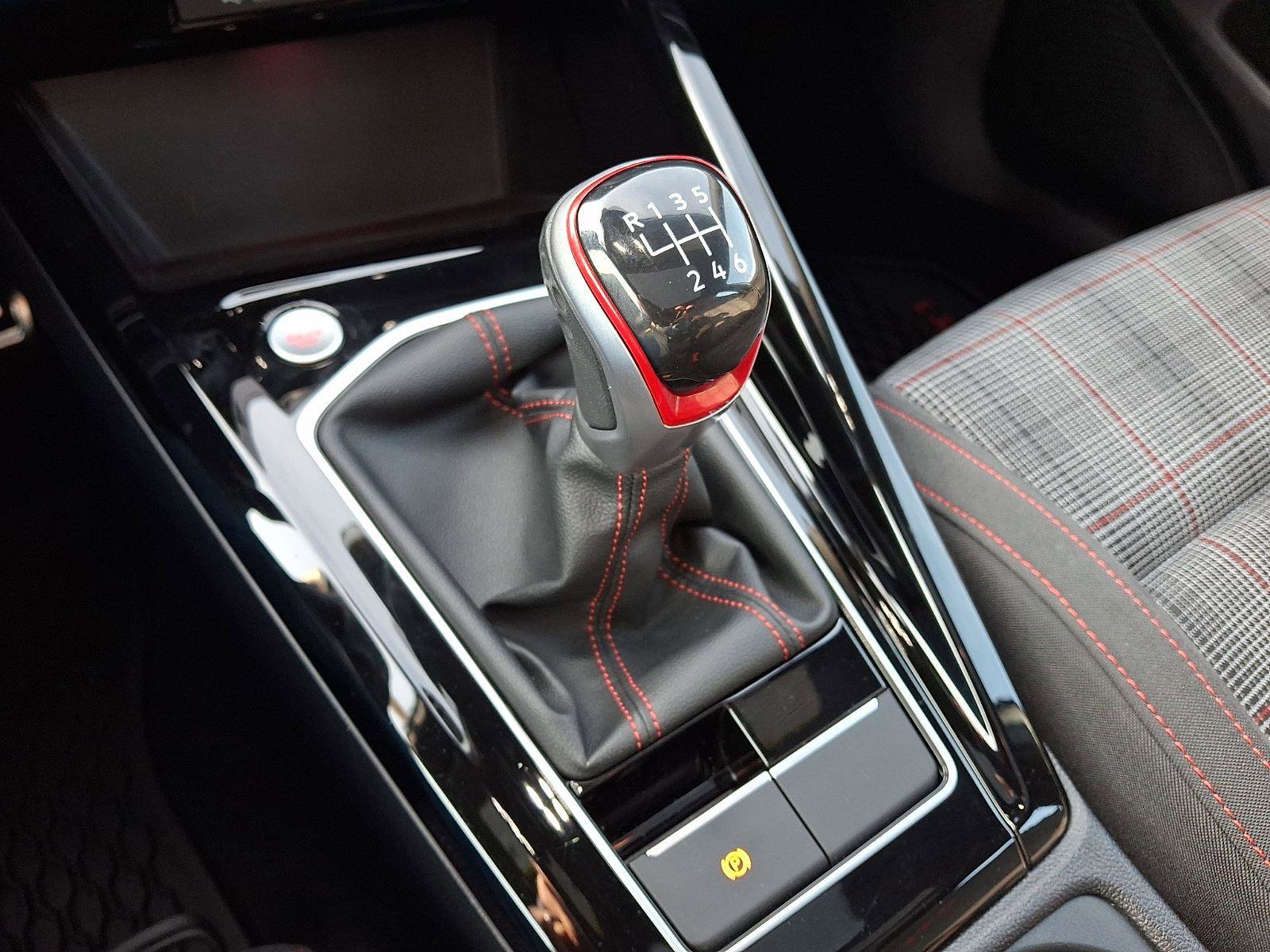 Used 2024 Volkswagen GTI SE image 17