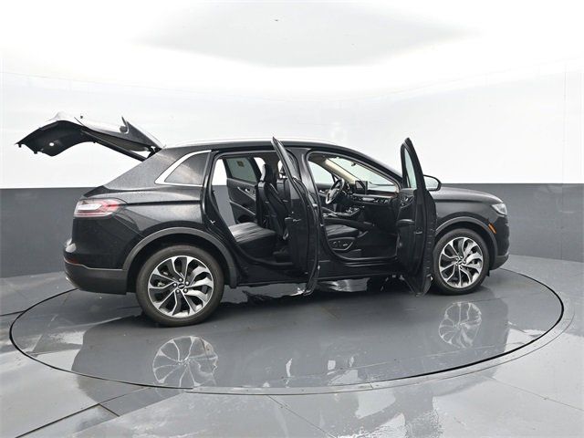 Used 2023 Lincoln Nautilus Reserve w/ Luxury Package image 32