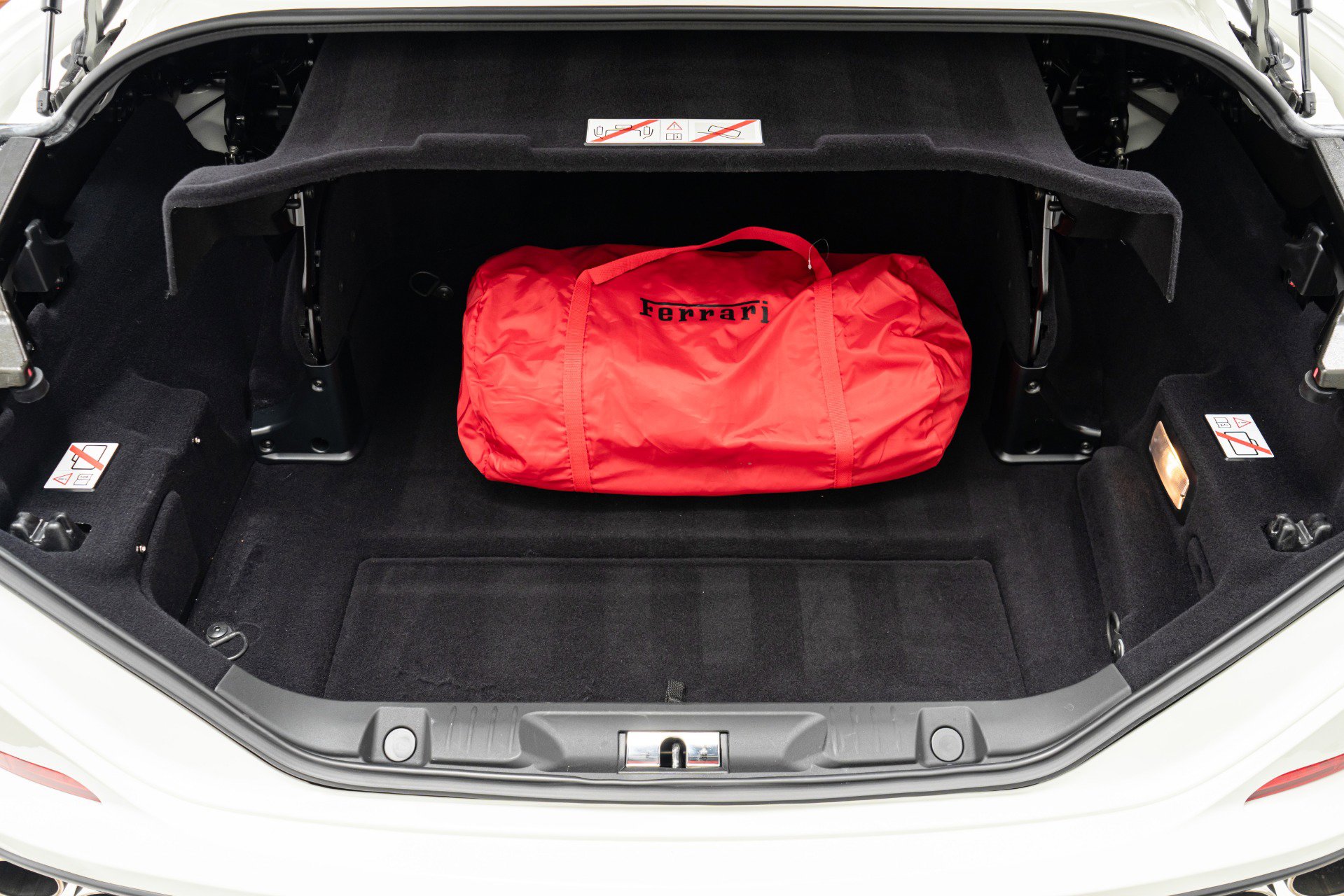 Used 2015 Ferrari California T image 19