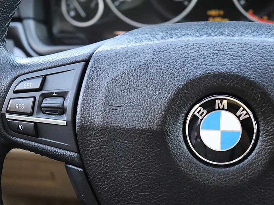 Used 2011 BMW 550i Sedan image 31