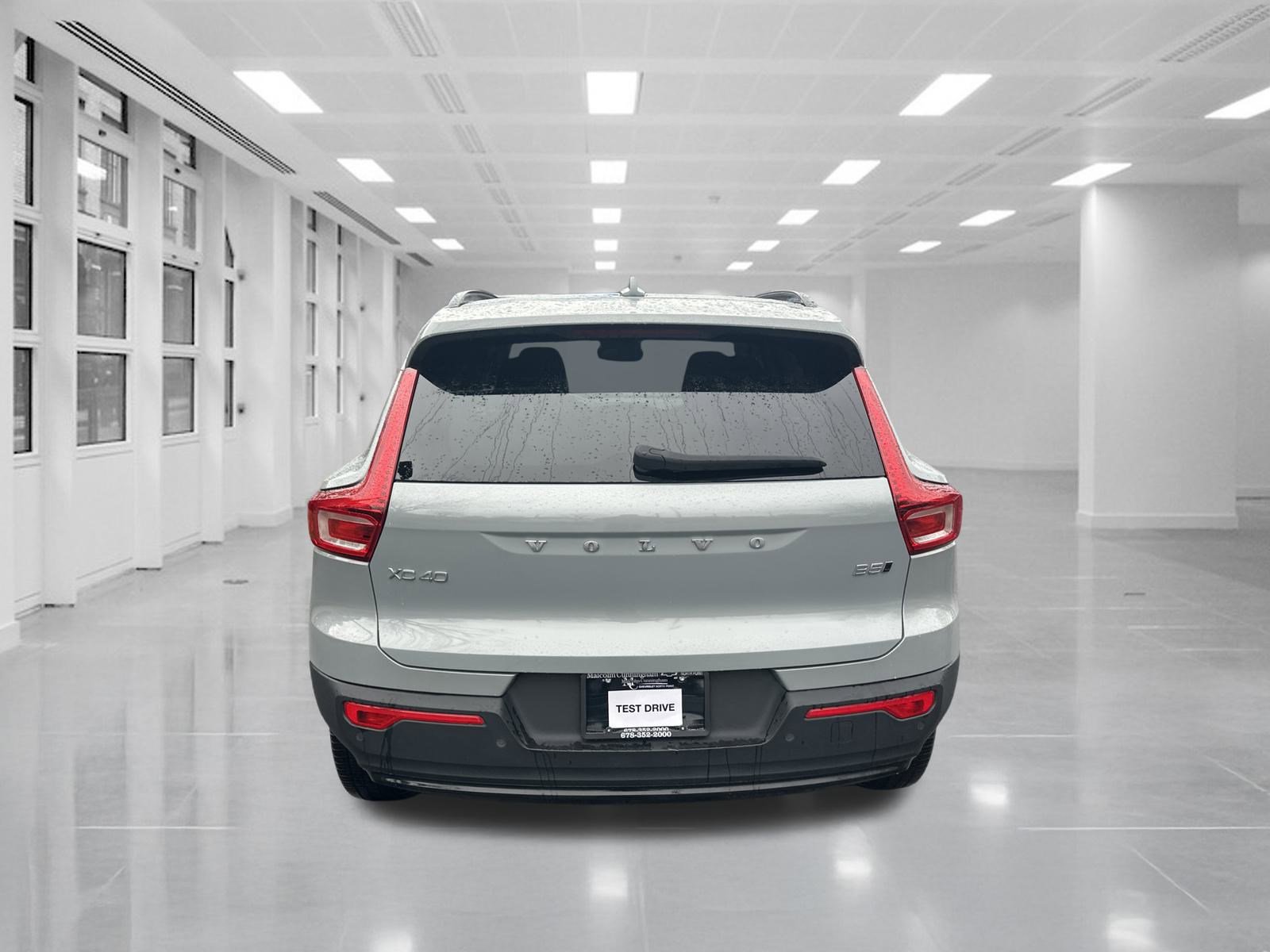 Used 2025 Volvo XC40 B5 Ultra image 6