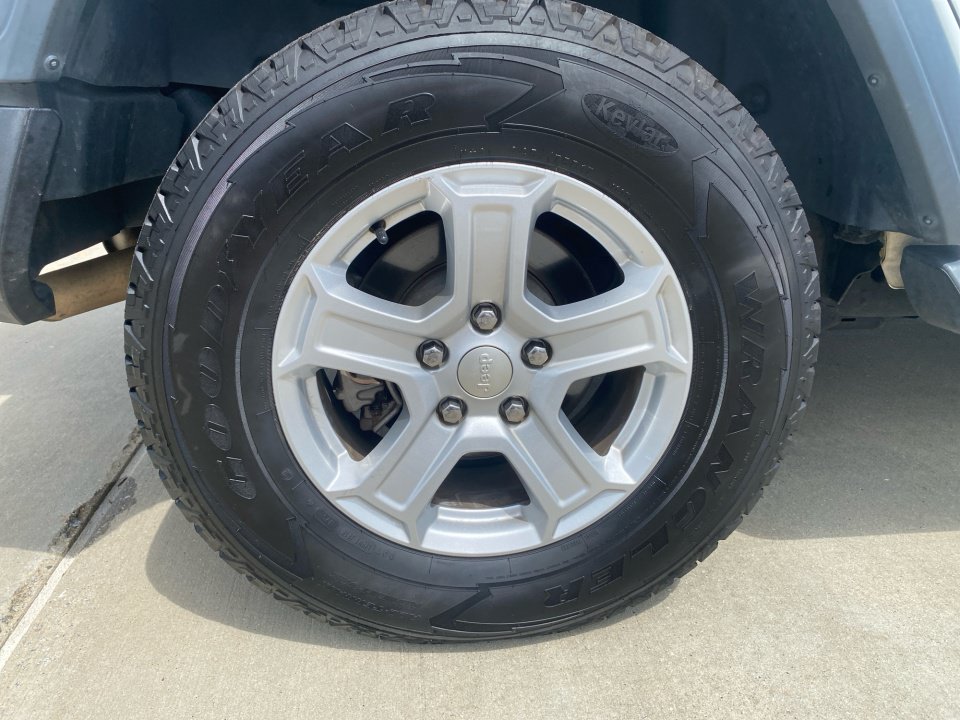 Used 2018 Jeep Wrangler Unlimited Sport S AWD/4WD image 27